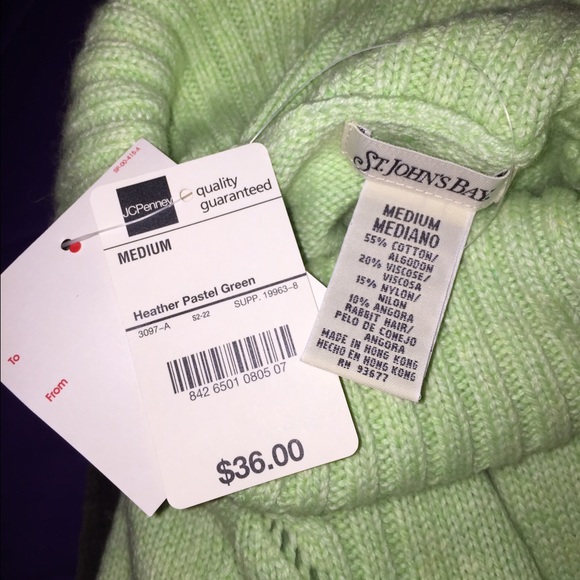 NWT Green Turtleneck Sweater - Picture 4 of 4